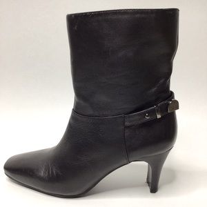 Bandolino Black Leather Boots Style BD7HIGBEE
